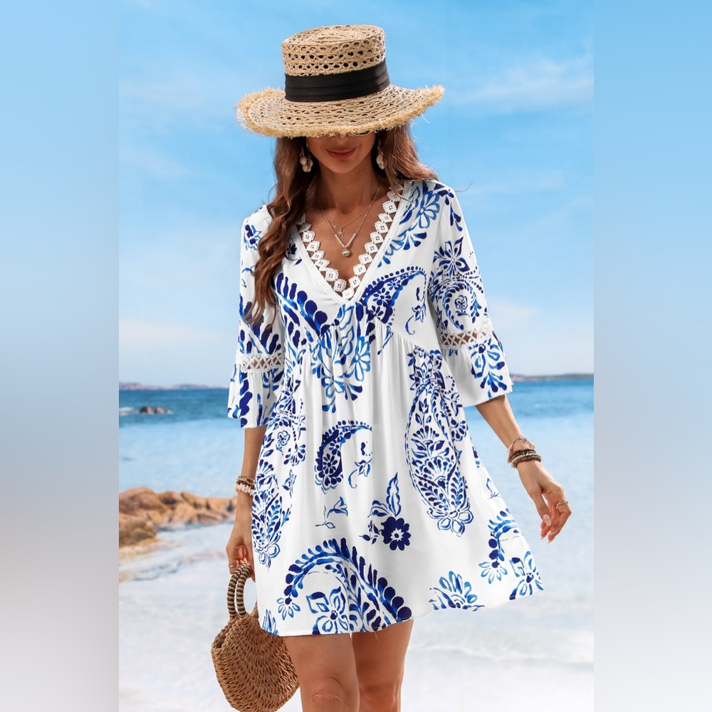 Cupshe White and Blue Floral Swim Cover-Up